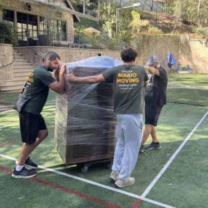 Movers in Hollywood
